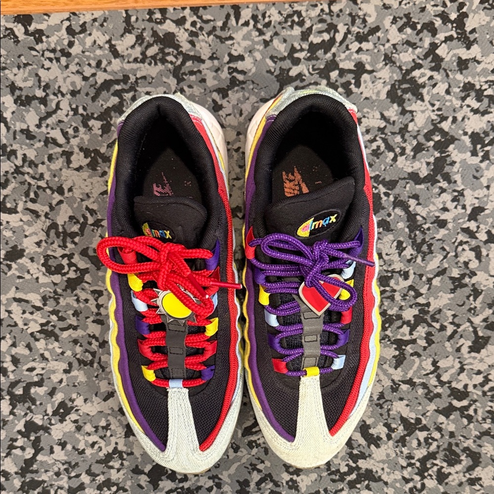 Colorful Nike Air Max Men’s Sneakers - Picture 3 of 6